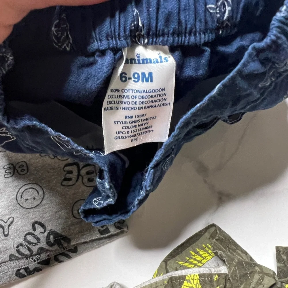 Bundle baby boy shorts Garanimals Carter’s